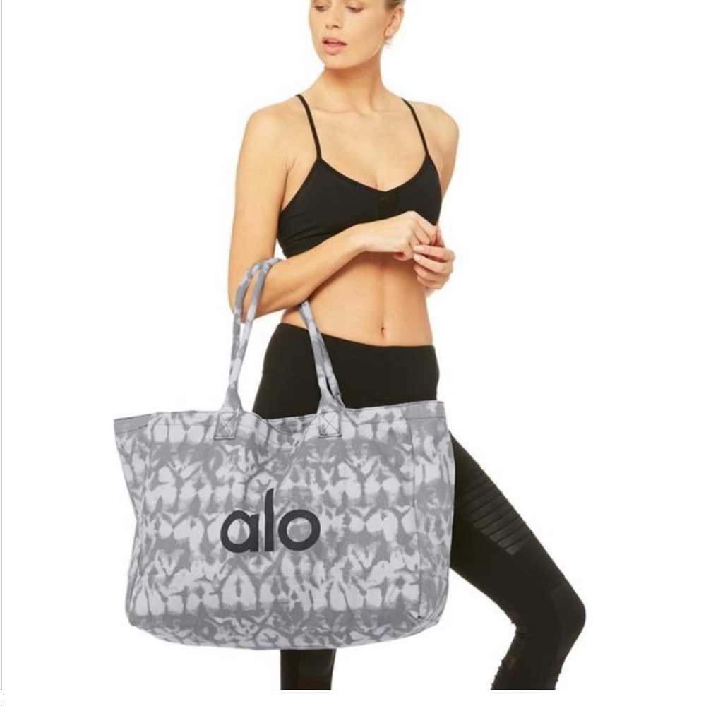ALO Shopping Tote! NWT - Picture 3 of 3